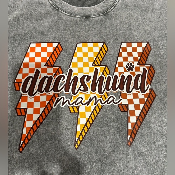 NEW Oversized Stonewashed Dachshund Mama Gray T-Shirt - Picture 2 of 2